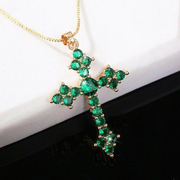 New Gorgeous 18K Gold Plated Silver  Emerald Cross Necklace - Picture 1 of 5